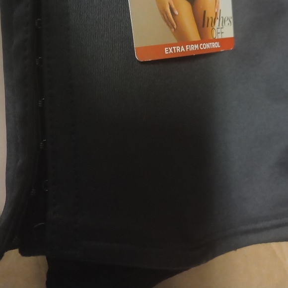 New MiracleSuit waist cincher. DEFECT . Hook damage. Black large - Picture 4 of 6